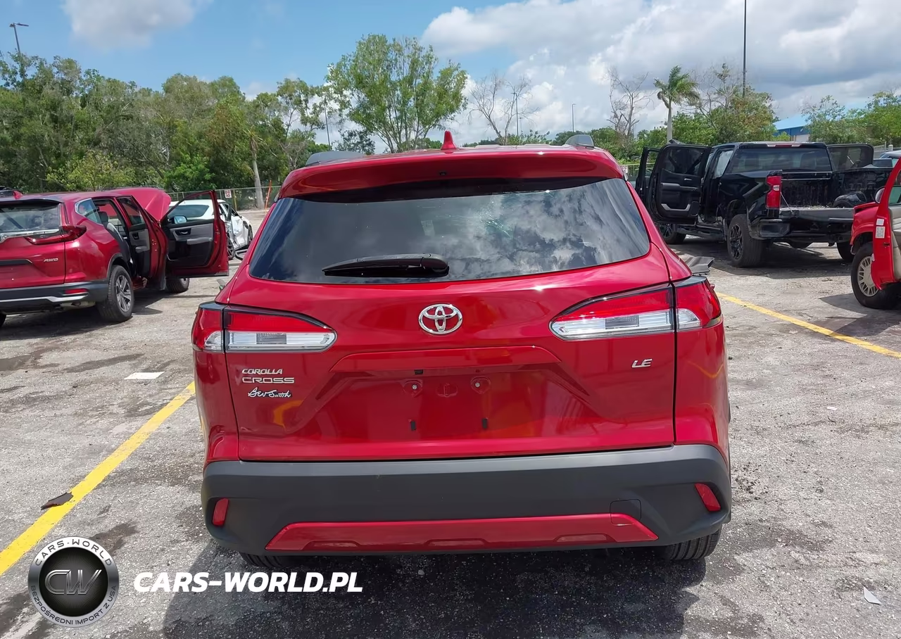 2024 Toyota Corolla Cross Le VIN:7MUCAAAG1RV079156 - 17