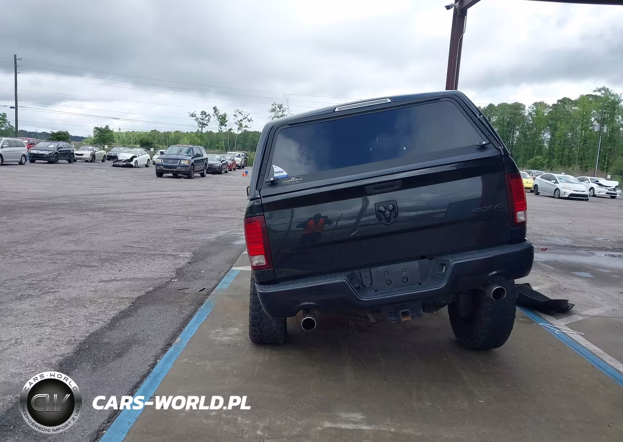2015 Ram 1500 Sport VIN:1C6RR7HT9FS699847 - 17