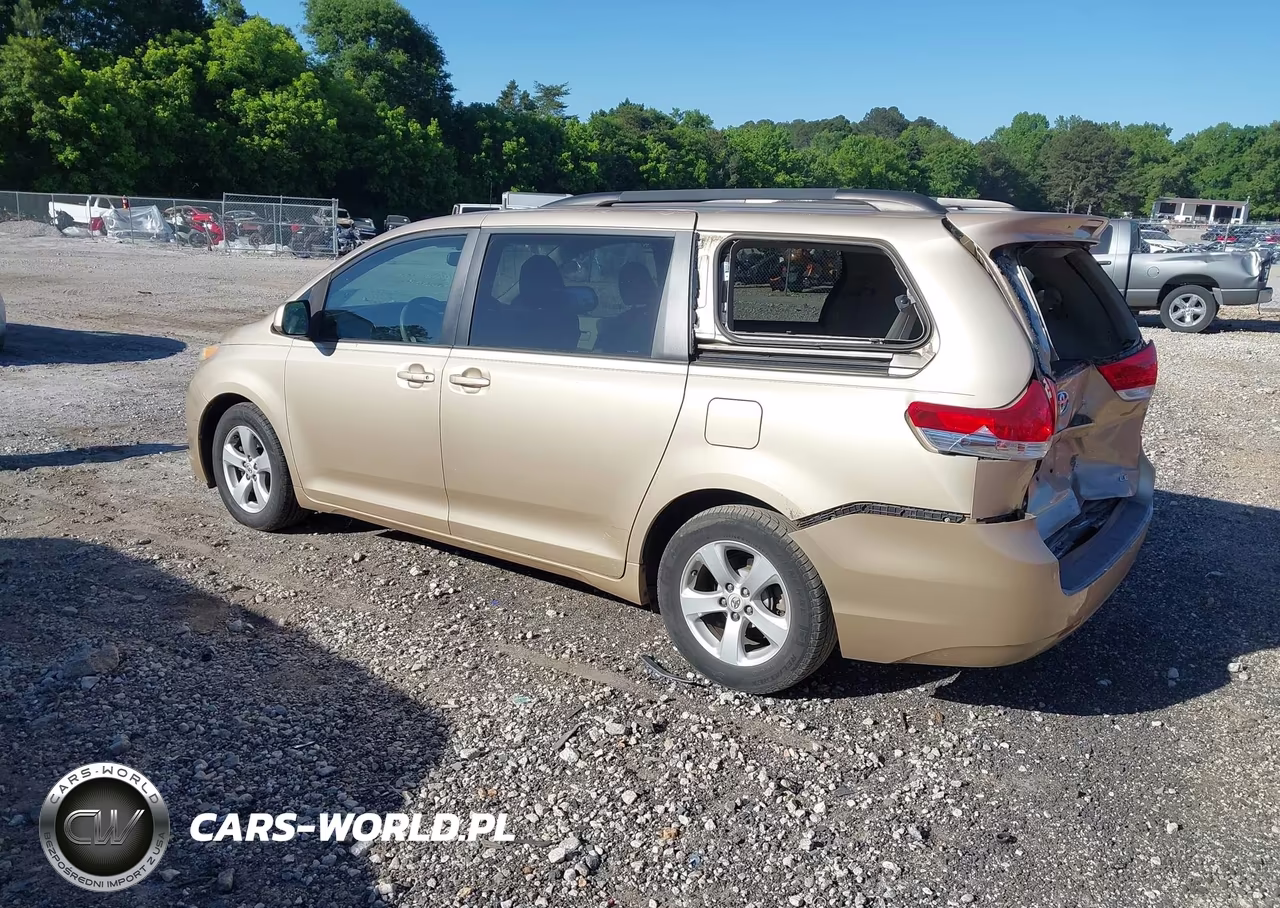 2011 Toyota Sienna Le V6 VIN:5TDKK3DC5BS132809 - 3