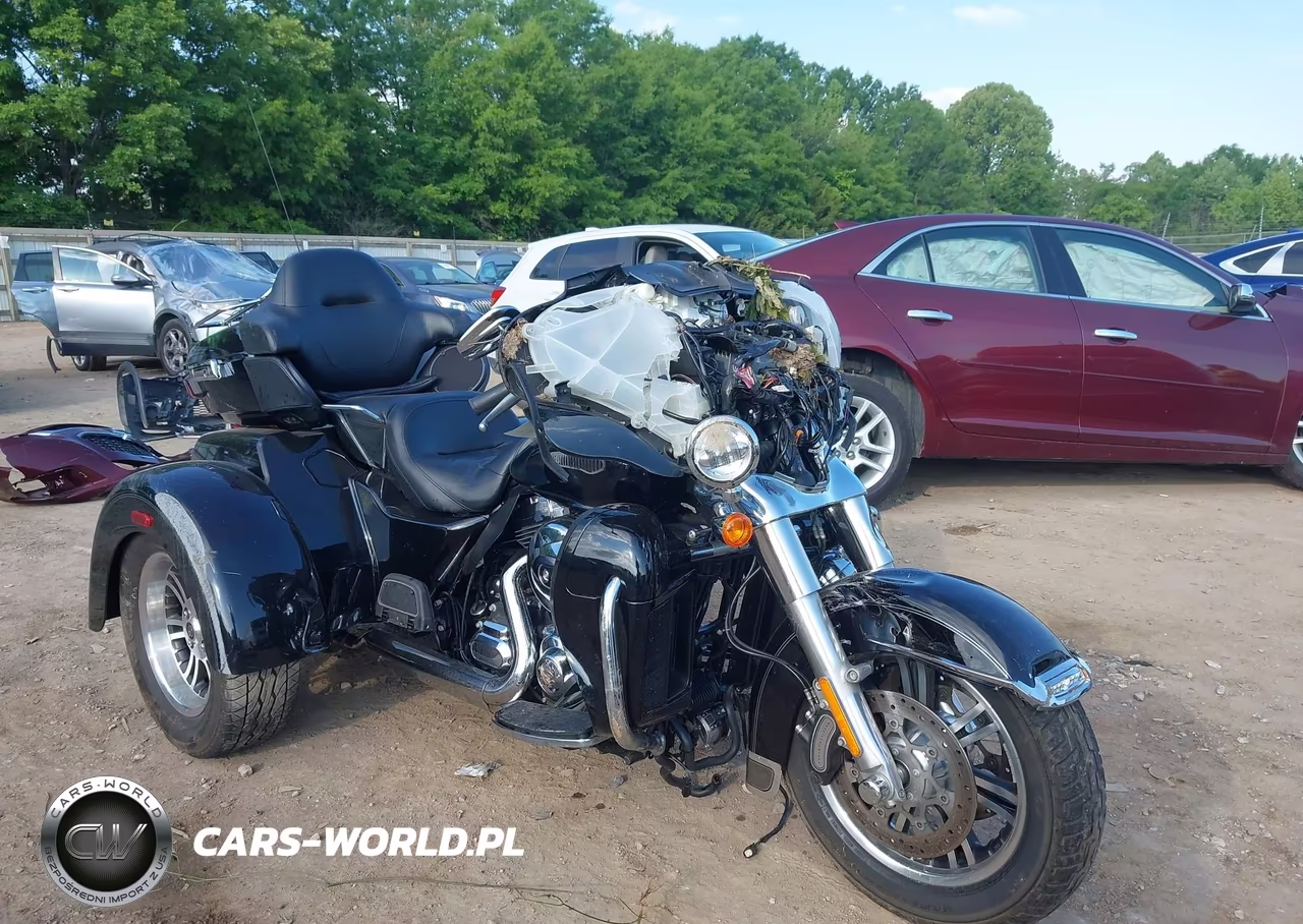 2015 Harley-Davidson Flhtcutg Tri Glide Ultra