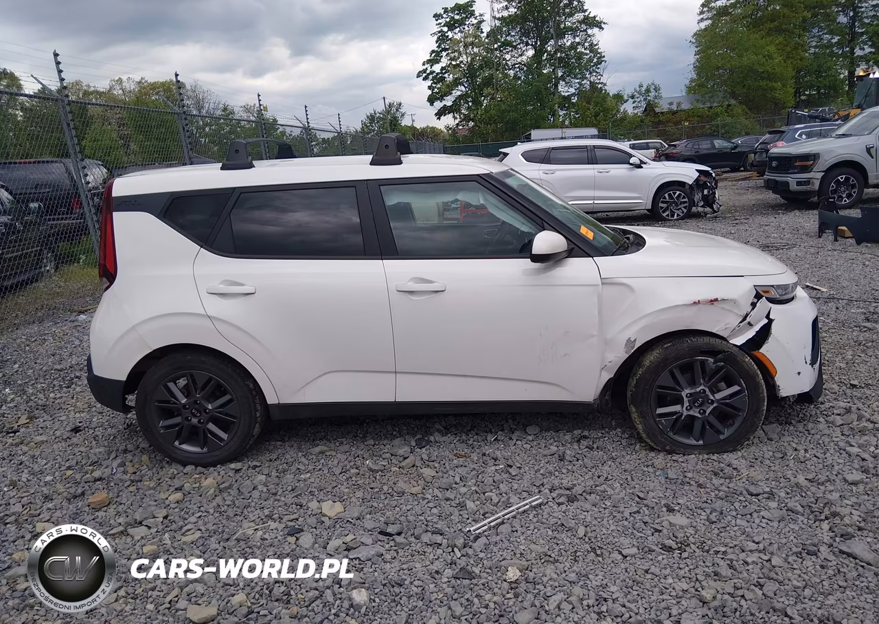 2021 Kia Soul S VIN:KNDJ23AU7M7797460 - 14