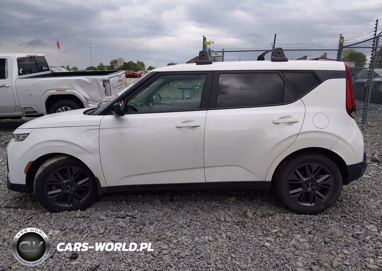 2021 Kia Soul S VIN:KNDJ23AU7M7797460 - 15