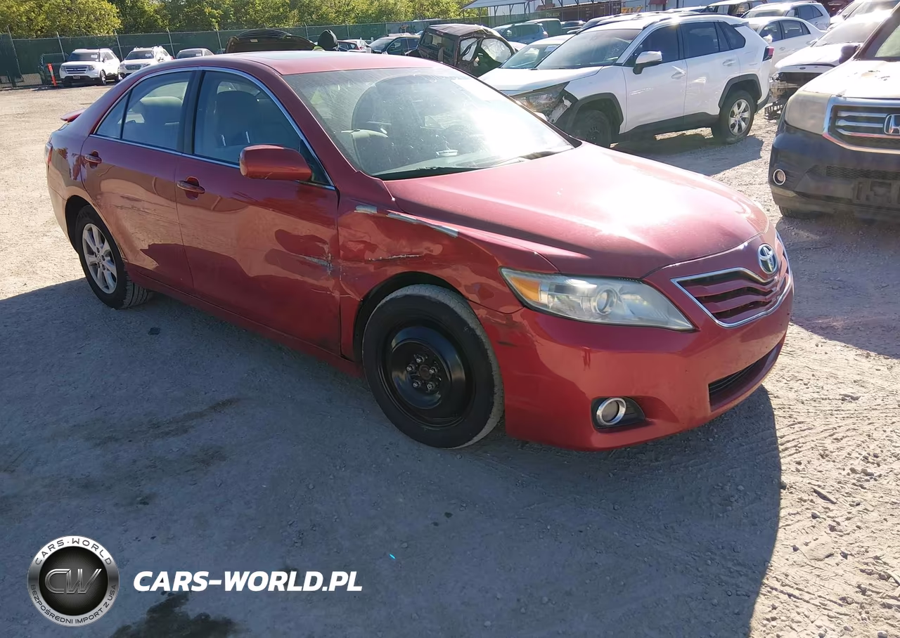 2011 Toyota Camry Le – zdjęcie 1 z 16