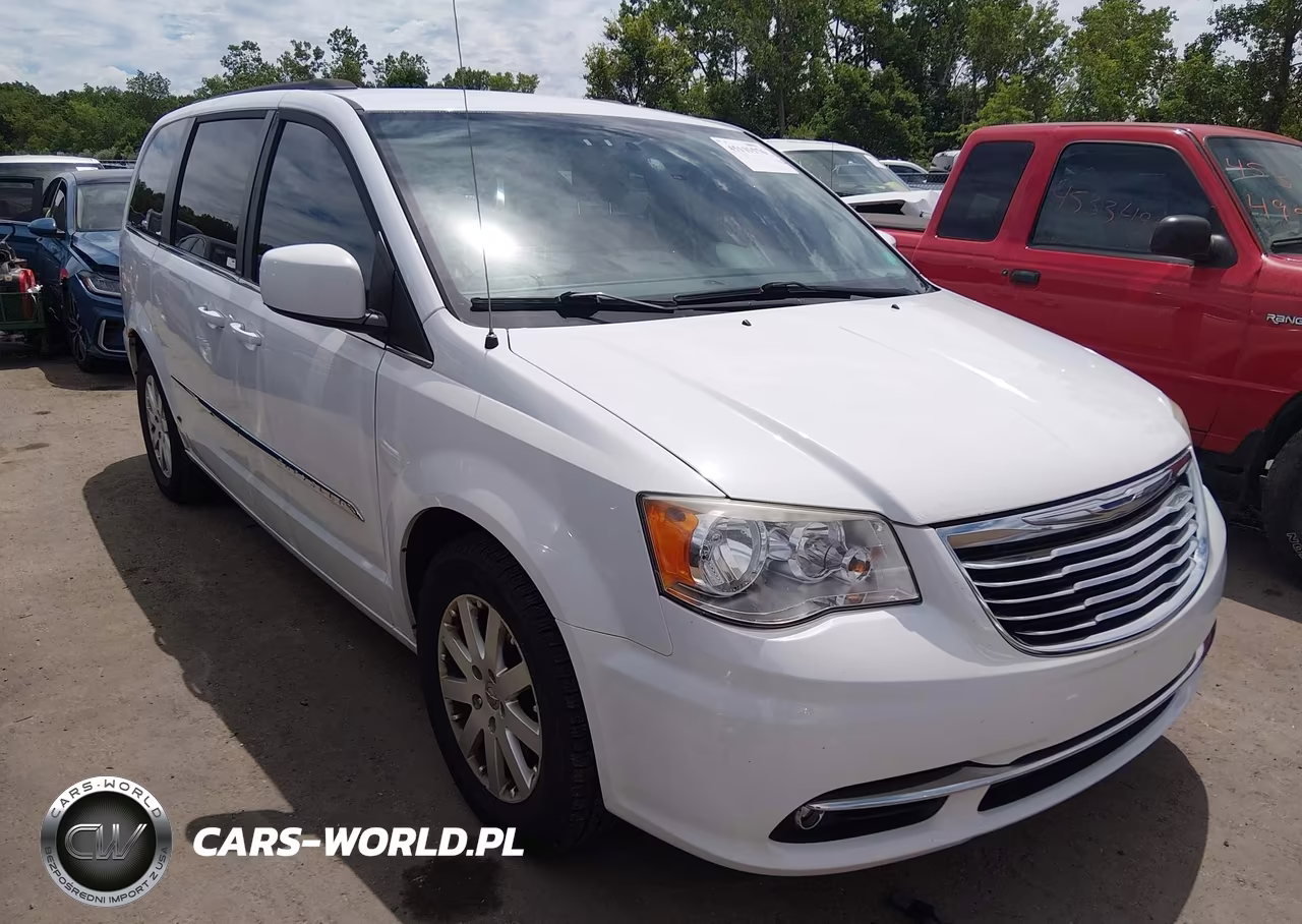 2014 Chrysler Town & Country Touring – zdjęcie 1 z 16