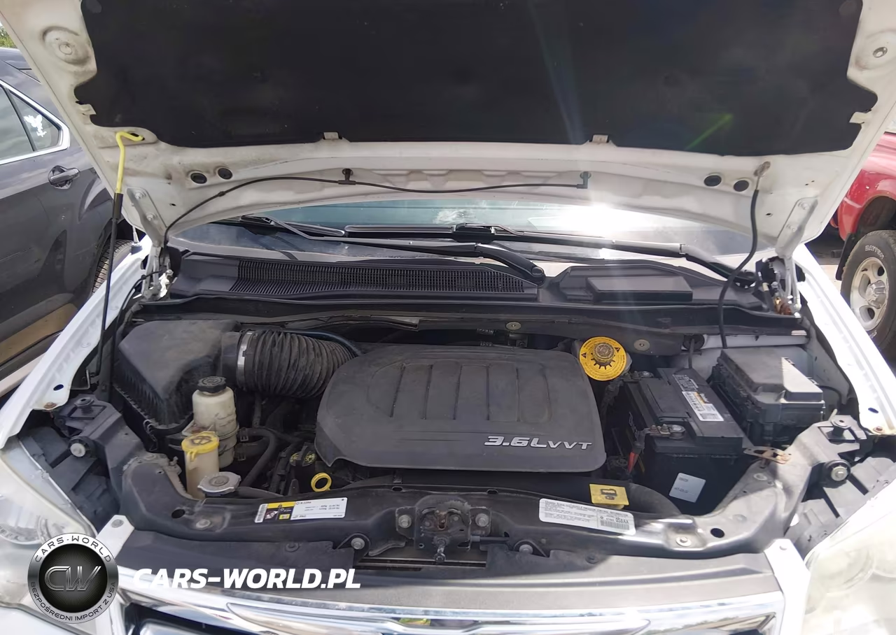 2014 Chrysler Town & Country Touring VIN:2C4RC1BG7ER275280 - 10