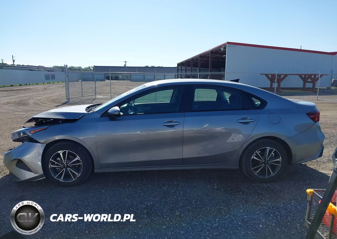 2024 Kia Forte Lxs VIN:3KPF24AD0RE772550 - 15