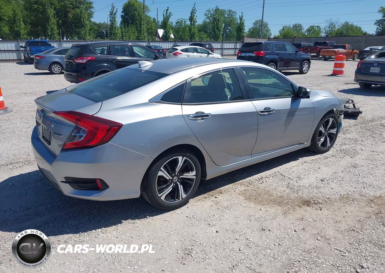 2018 Honda Civic Touring VIN:JHMFC1F95JX030034 - 4