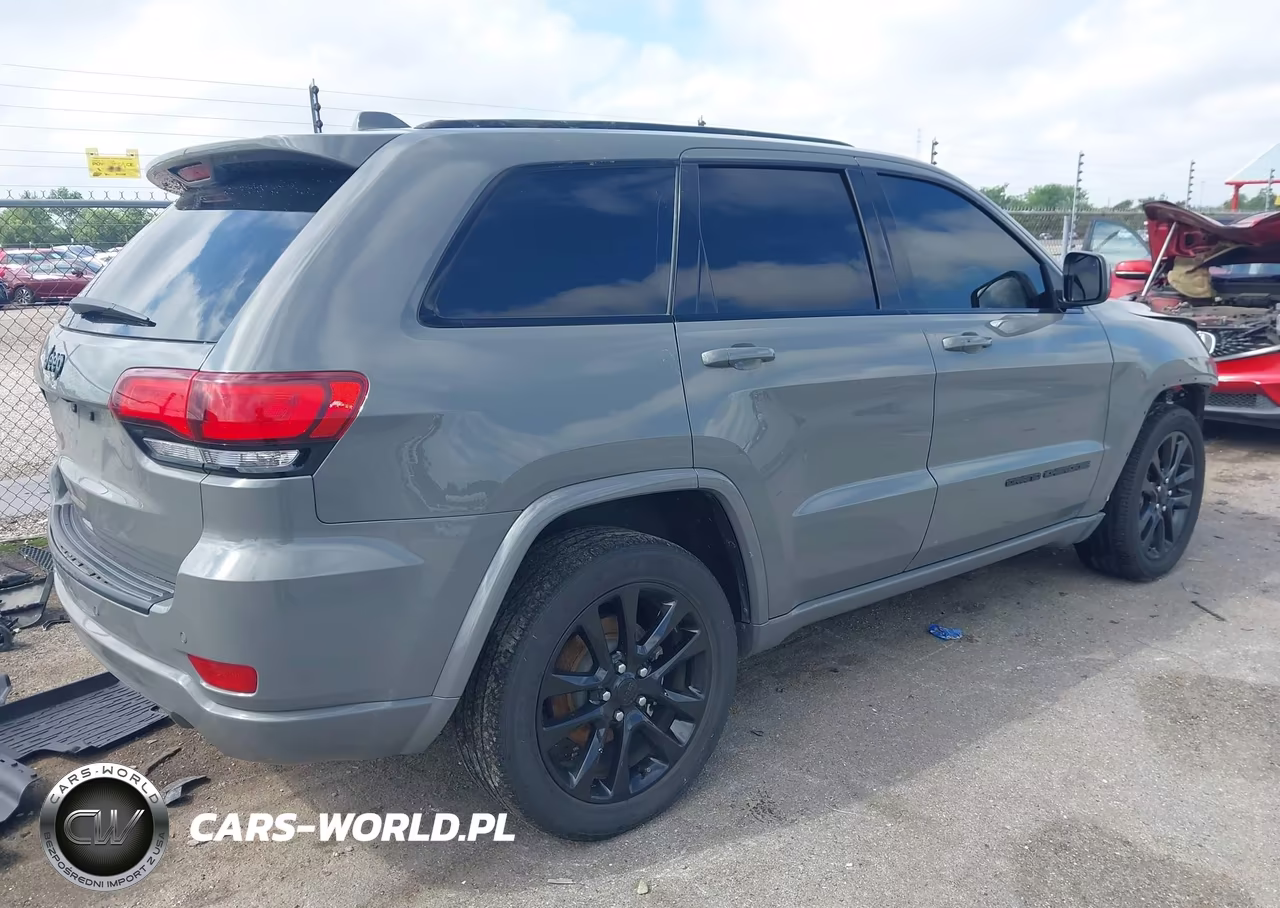 2020 Jeep Grand Cherokee Altitude 4X2 VIN:1C4RJEAG8LC429676 - 4