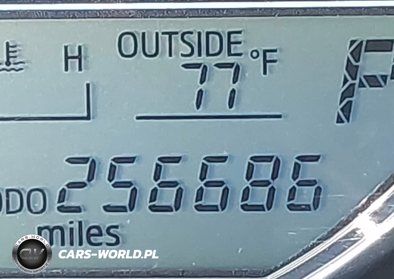 2015 Toyota Corolla Le VIN:5YFBURHE7FP256863 - 15
