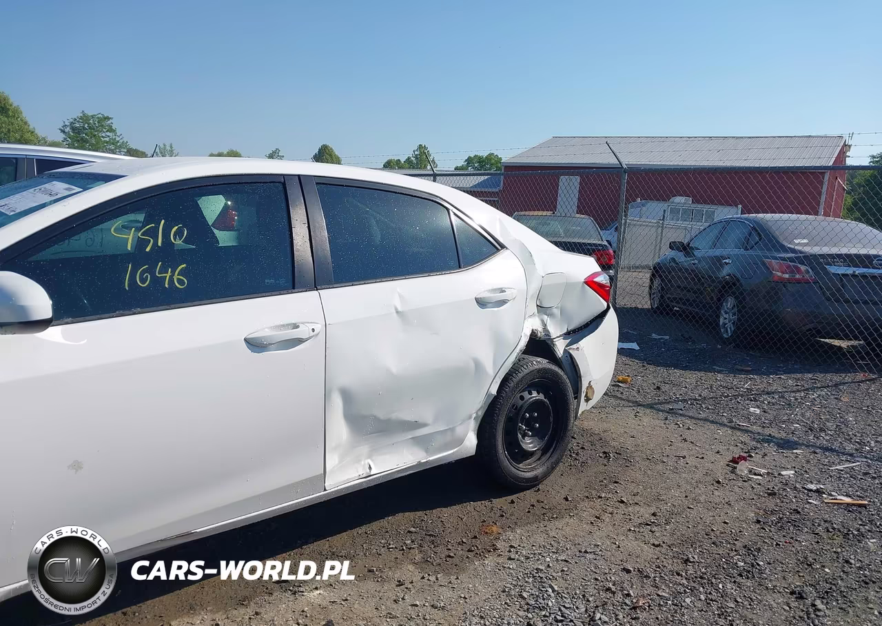 2015 Toyota Corolla Le VIN:5YFBURHE7FP256863 - 6