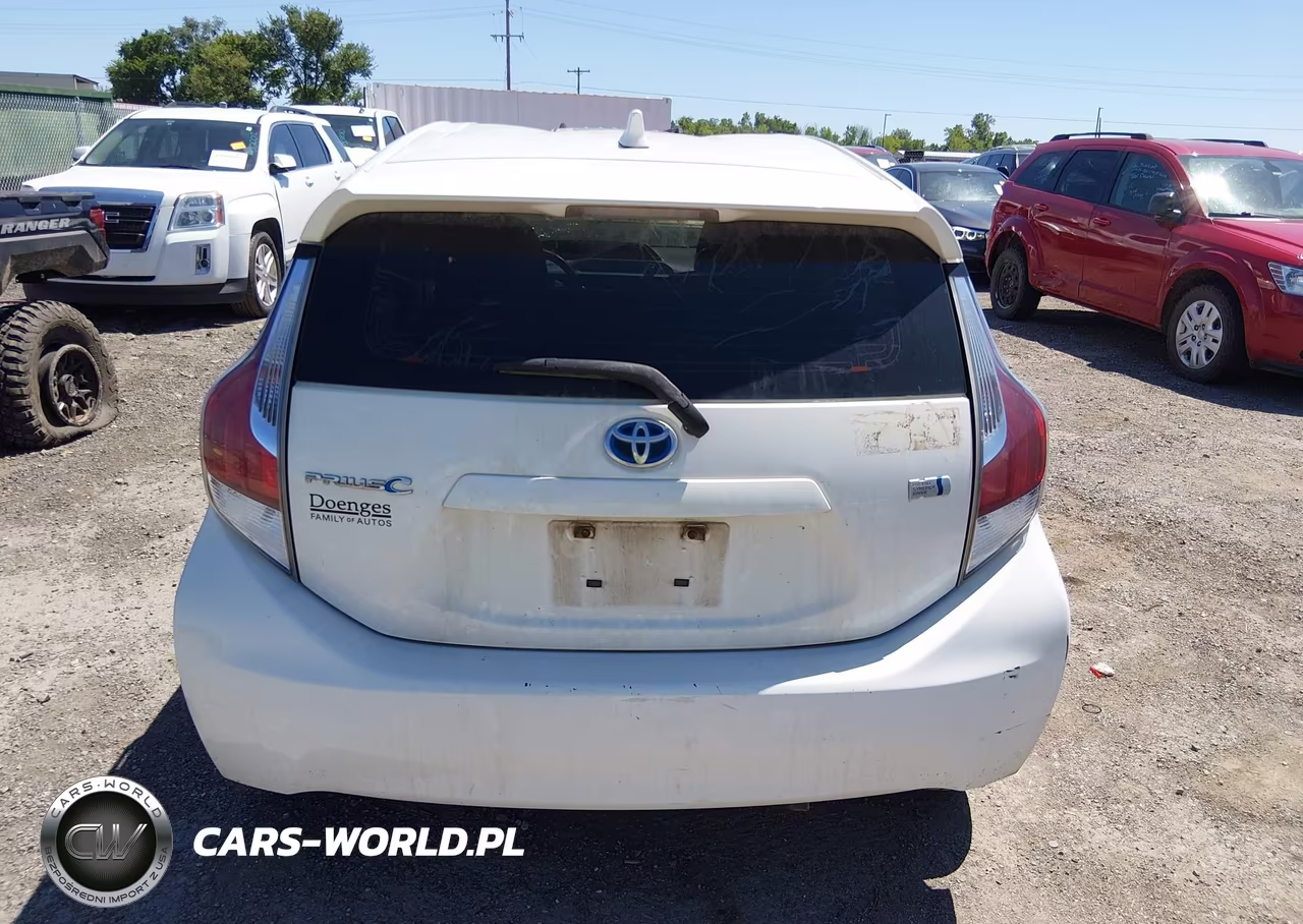 2015 Toyota Prius C Two VIN:JTDKDTB31F1086749 - 16