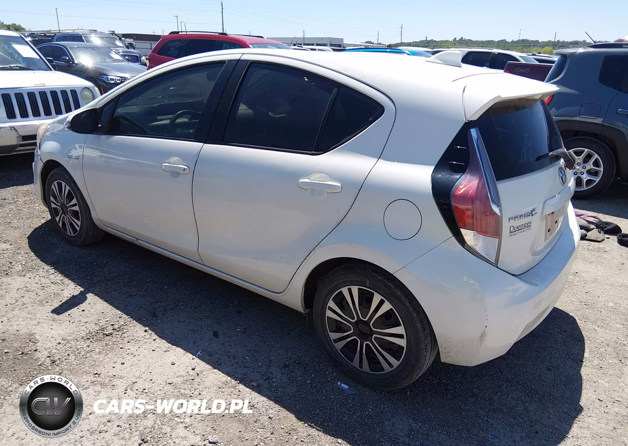 2015 Toyota Prius C Two VIN:JTDKDTB31F1086749 - 3
