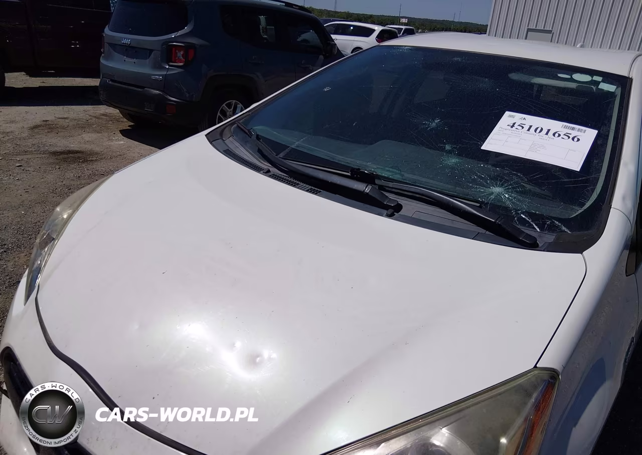 2015 Toyota Prius C Two VIN:JTDKDTB31F1086749 - 6