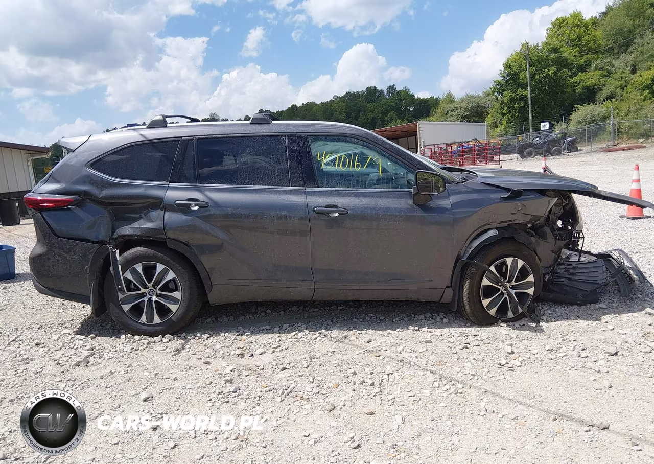 2022 Toyota Highlander Xle VIN:5TDGZRBH6NS579673 - 14