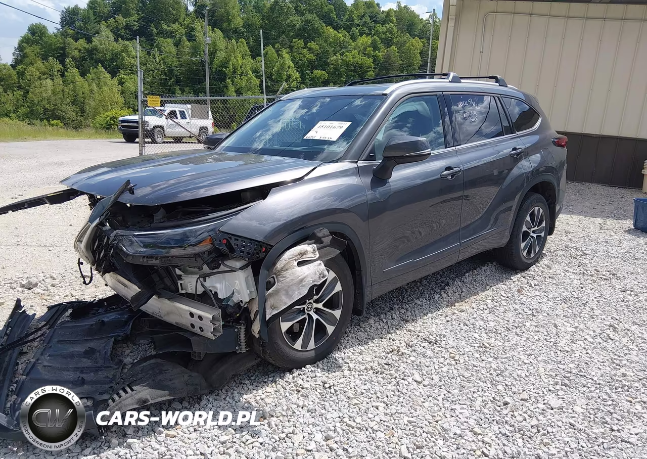 2022 Toyota Highlander Xle VIN:5TDGZRBH6NS579673 - 2