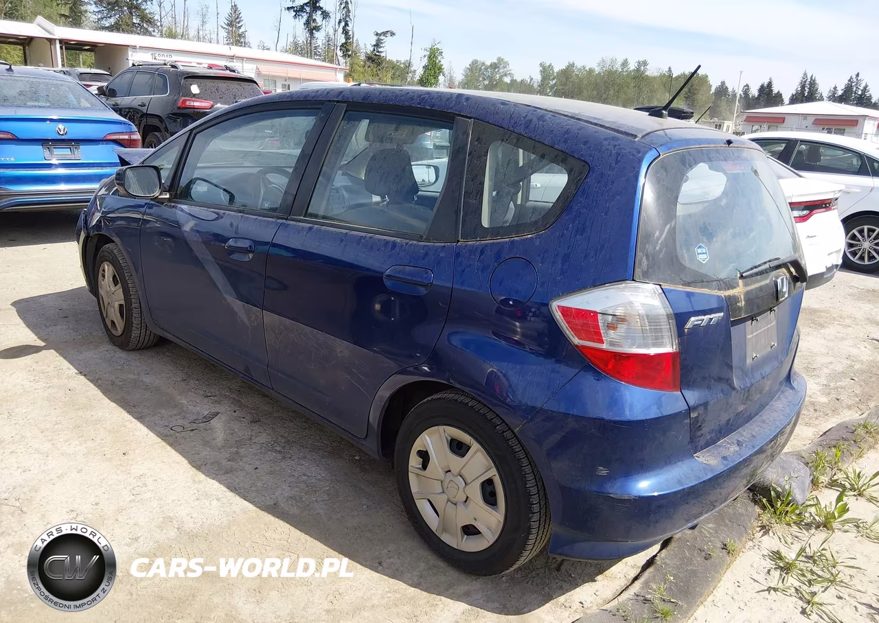 2013 Honda Fit VIN:JHMGE8H34DC068639 - 3