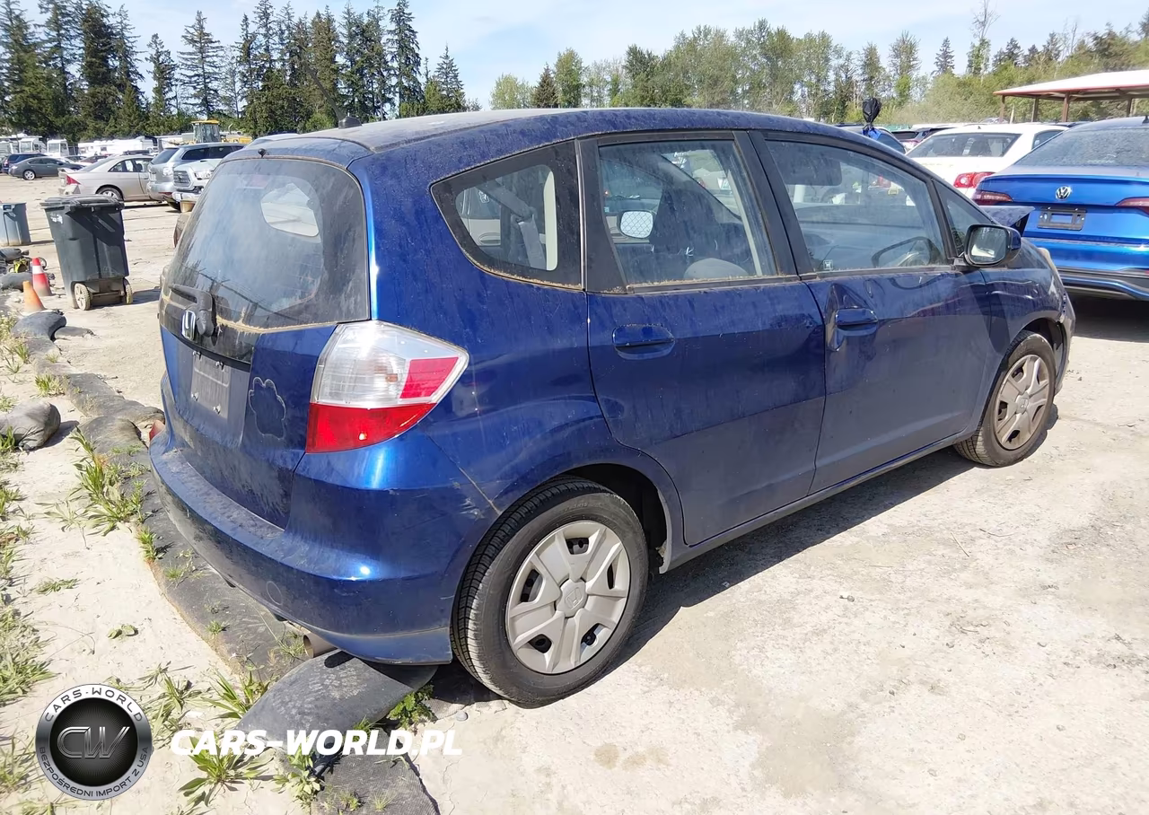 2013 Honda Fit VIN:JHMGE8H34DC068639 - 4