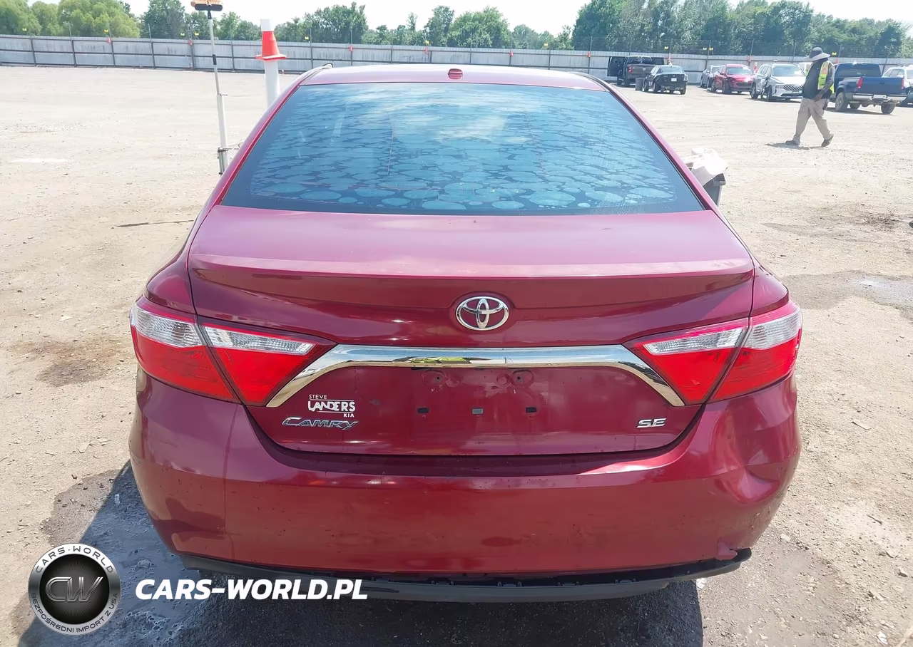 2015 Toyota Camry Se VIN:4T1BF1FK5FU882821 - 17