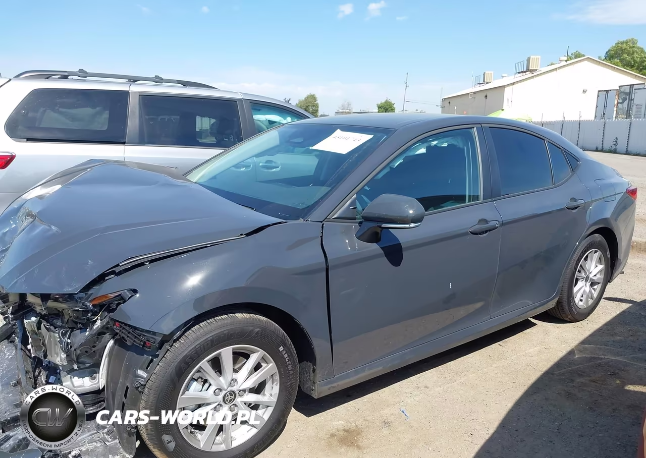 2026 Toyota Camry Le VIN:4T1DAACK2TU286685 - 15