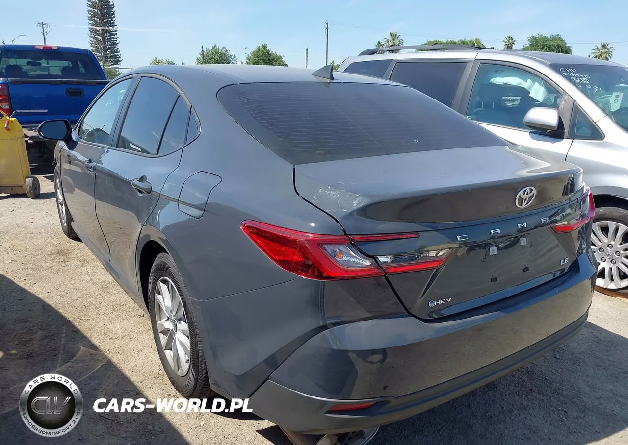 2026 Toyota Camry Le VIN:4T1DAACK2TU286685 - 3