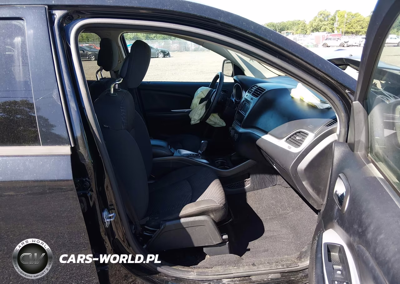 2017 Dodge Journey Crossroad VIN:3C4PDCGB1HT606384 - 5