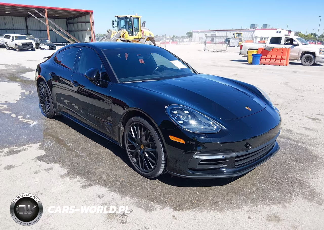 2018 Porsche Panamera 4