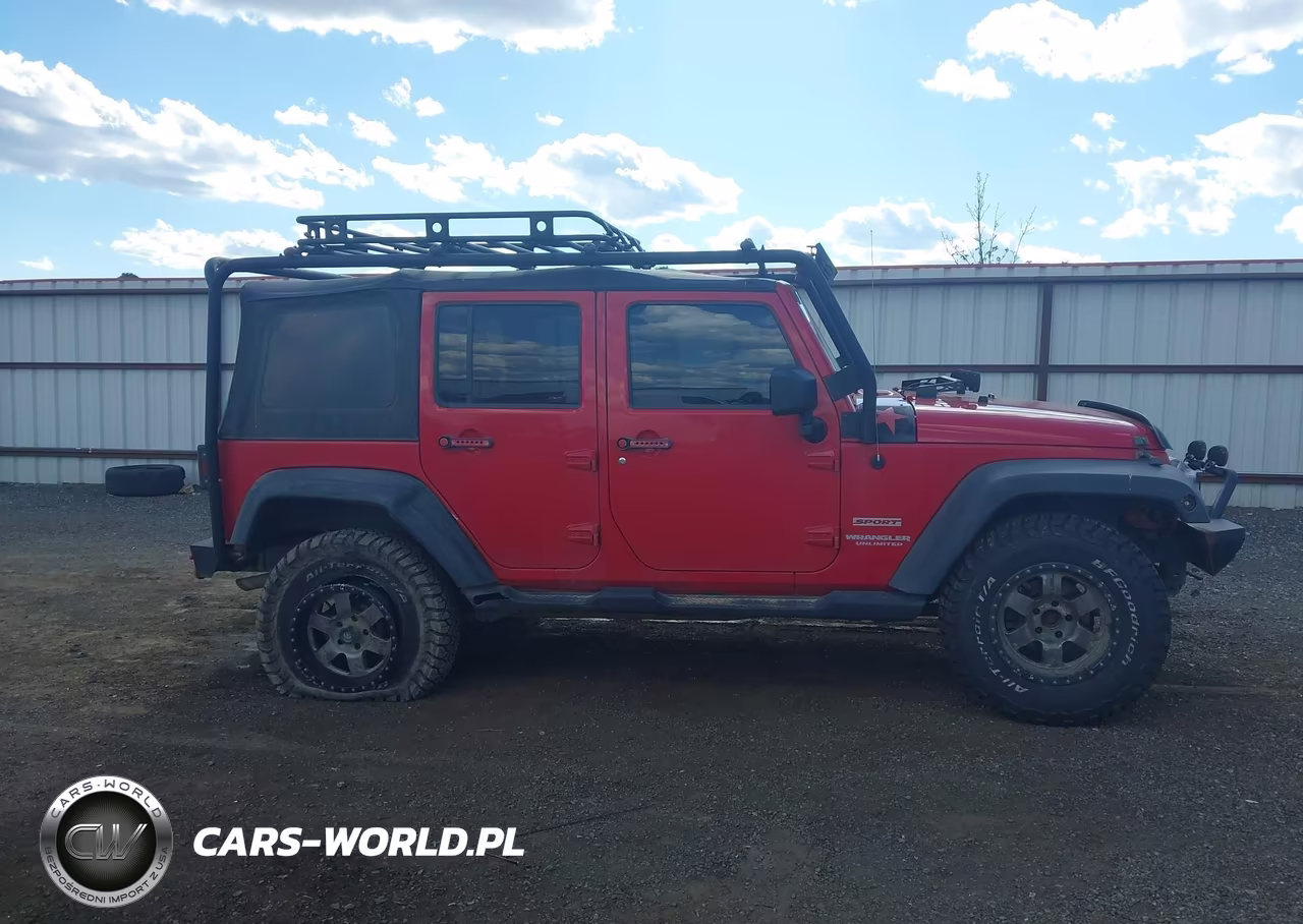 2010 Jeep Wrangler Unlimited Sport VIN:1J4HA3H14AL106136 - 14