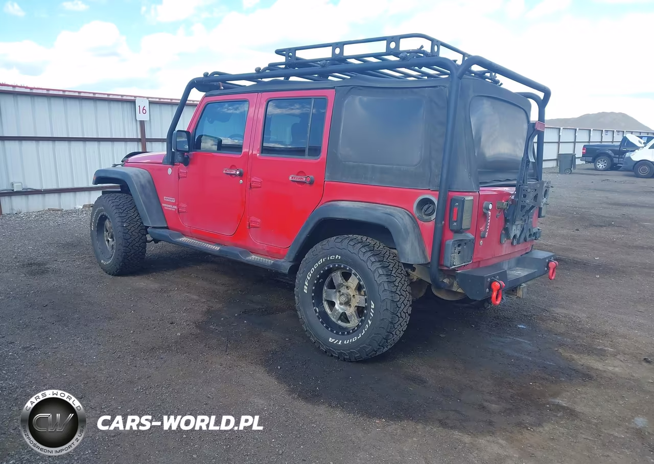2010 Jeep Wrangler Unlimited Sport VIN:1J4HA3H14AL106136 - 3