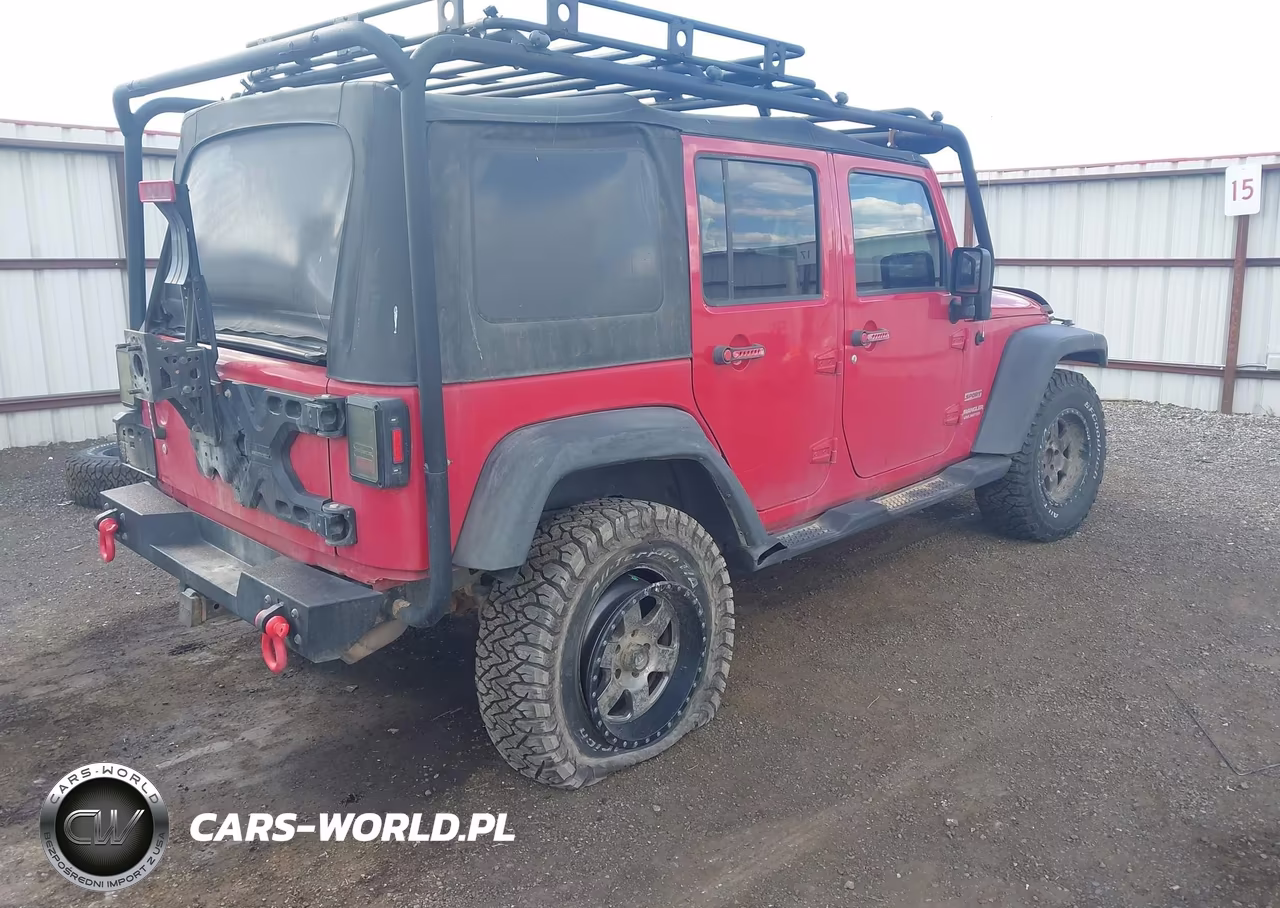 2010 Jeep Wrangler Unlimited Sport VIN:1J4HA3H14AL106136 - 4