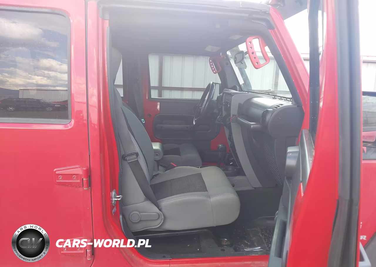 2010 Jeep Wrangler Unlimited Sport VIN:1J4HA3H14AL106136 - 5