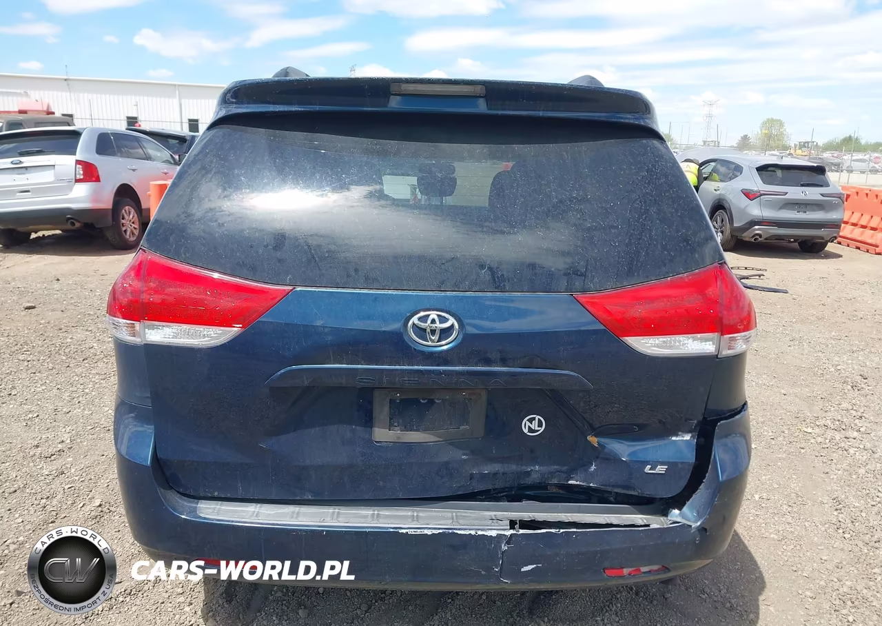 2011 Toyota Sienna Le V6 VIN:5TDKK3DCXBS129288 - 16