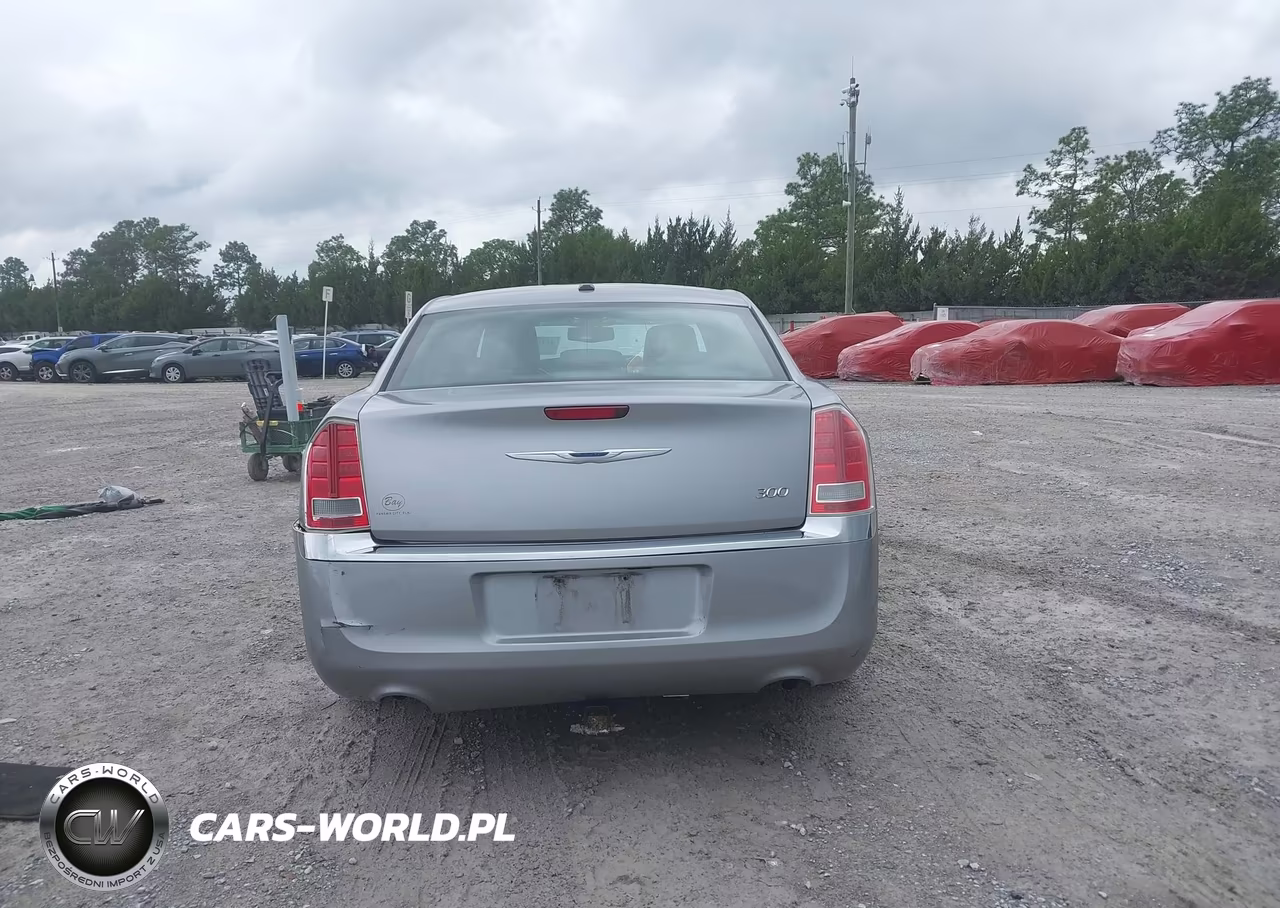 2013 Chrysler 300 Motown VIN:2C3CCAAG5DH618829 - 16