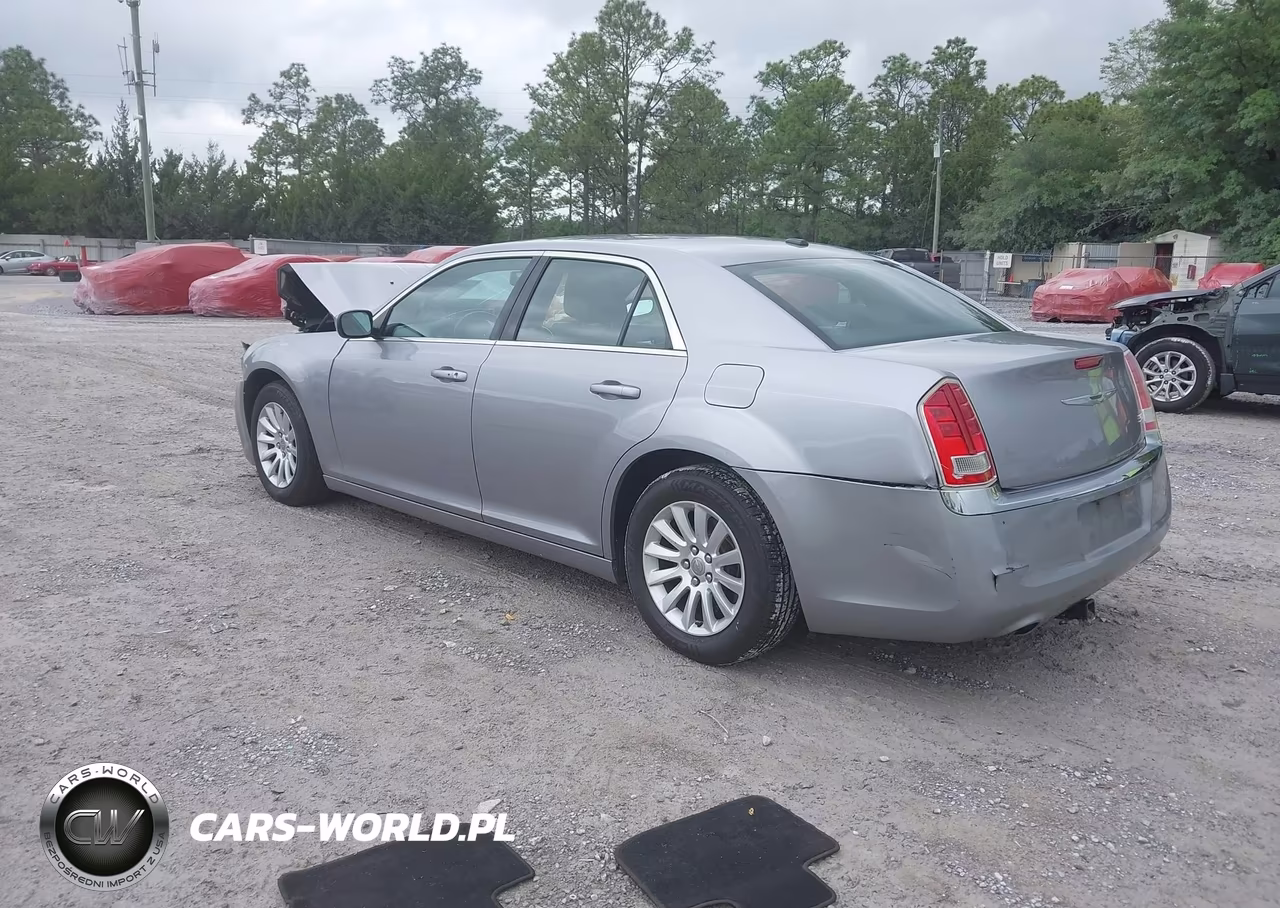 2013 Chrysler 300 Motown VIN:2C3CCAAG5DH618829 - 3