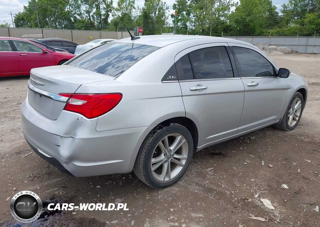 2011 Chrysler 200 Limited VIN:1C3BC2FB3BN501088 - 4