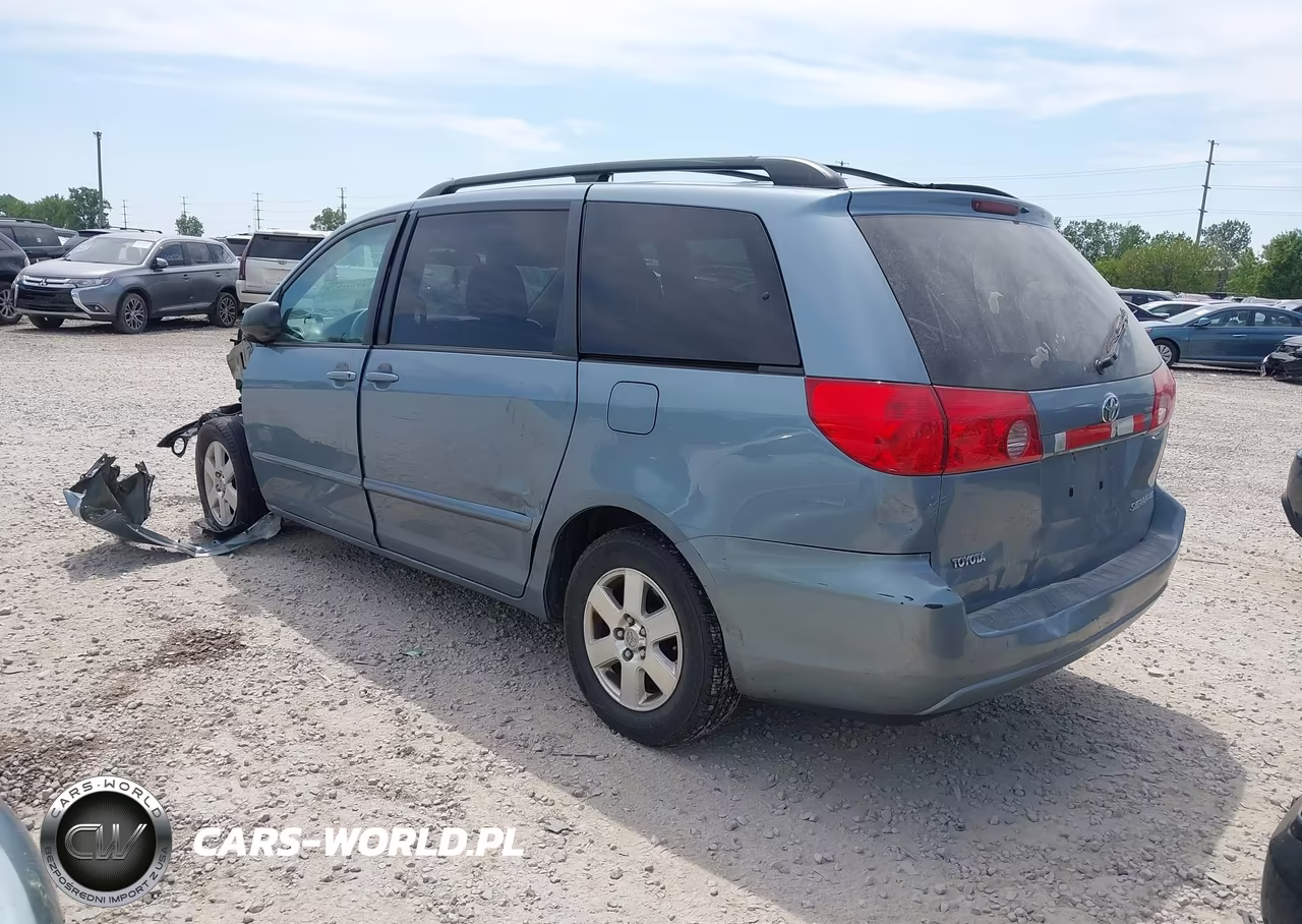 2010 Toyota Sienna Le VIN:5TDKK4CC0AS313032 - 3