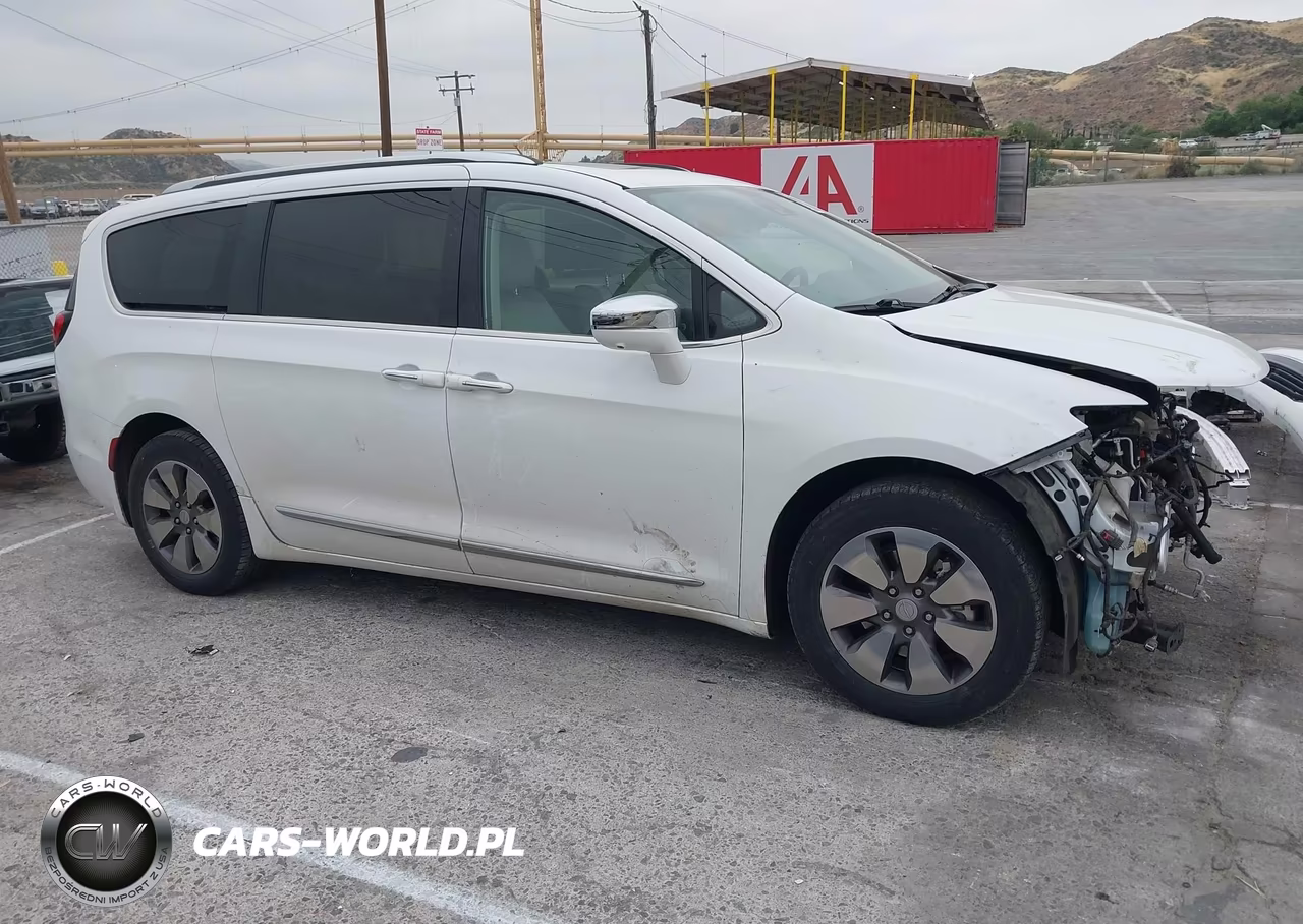 2017 Chrysler Pacifica Hybrid Platinum VIN:2C4RC1N76HR684936 - 14