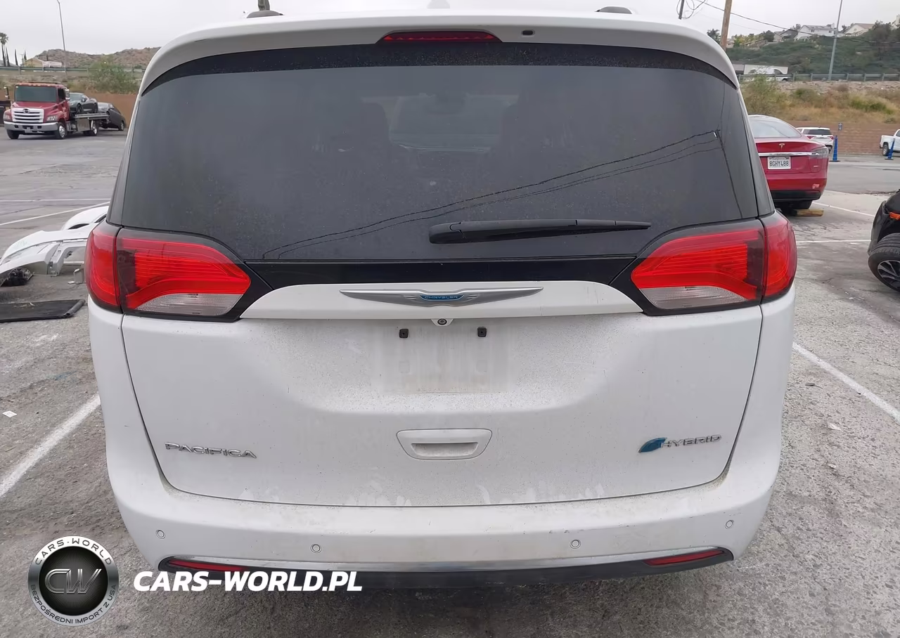 2017 Chrysler Pacifica Hybrid Platinum VIN:2C4RC1N76HR684936 - 17