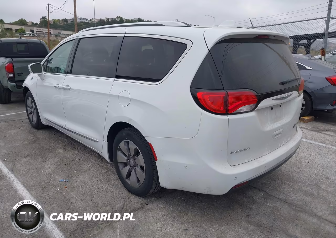 2017 Chrysler Pacifica Hybrid Platinum VIN:2C4RC1N76HR684936 - 3