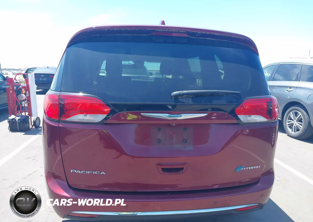 2018 Chrysler Pacifica Hybrid Limited VIN:2C4RC1N73JR365810 - 16