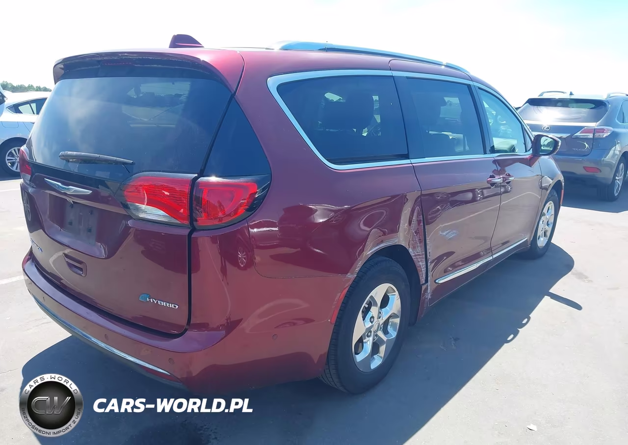 2018 Chrysler Pacifica Hybrid Limited VIN:2C4RC1N73JR365810 - 4
