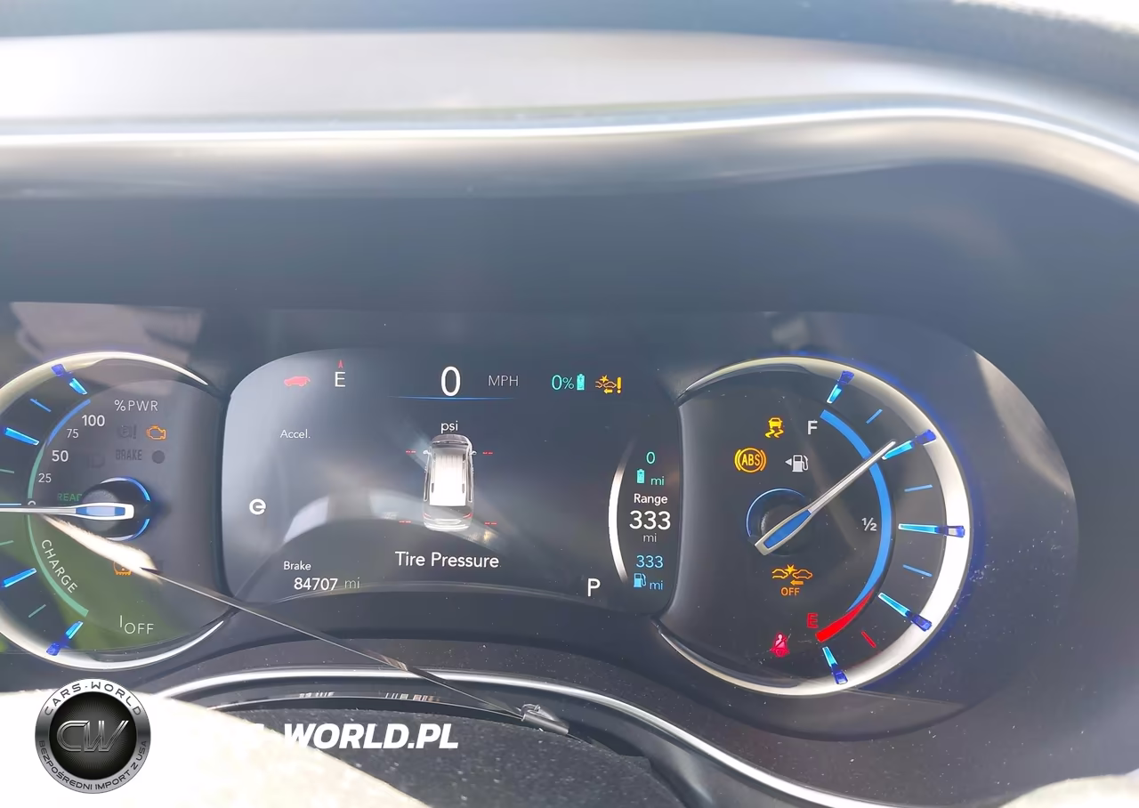 2018 Chrysler Pacifica Hybrid Limited VIN:2C4RC1N73JR365810 - 7