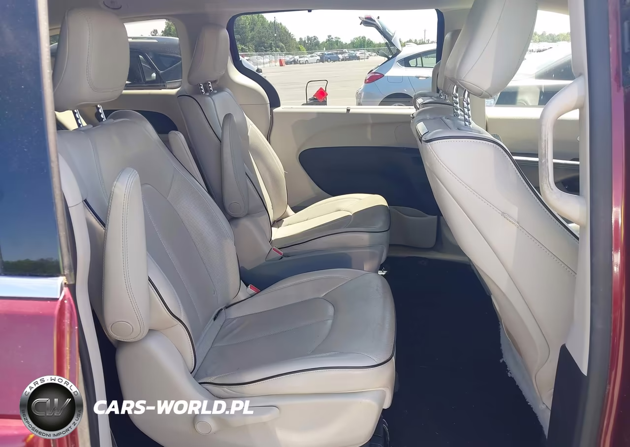 2018 Chrysler Pacifica Hybrid Limited VIN:2C4RC1N73JR365810 - 8