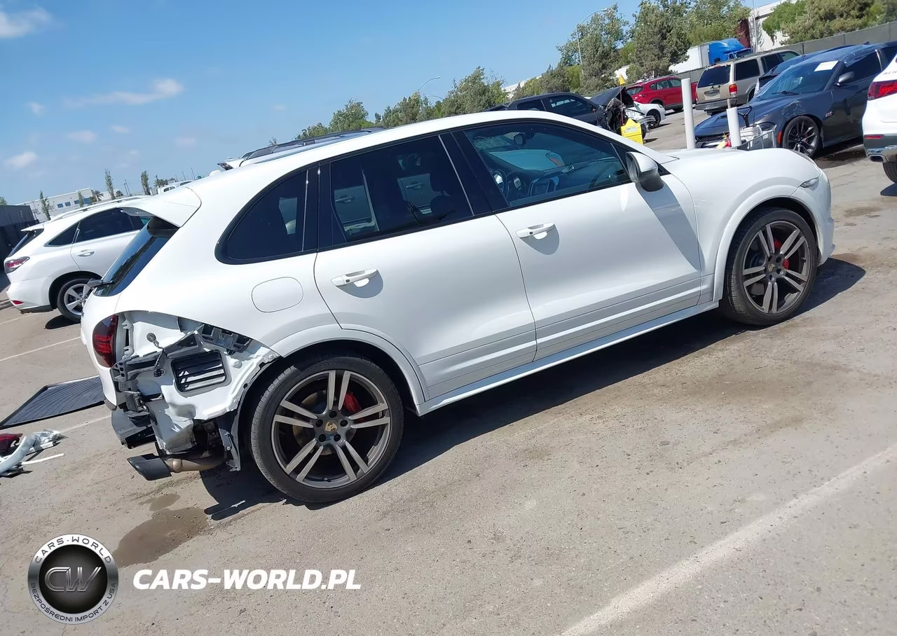 2013 Porsche Cayenne Gts VIN:WP1AD2A28DLA75407 - 4