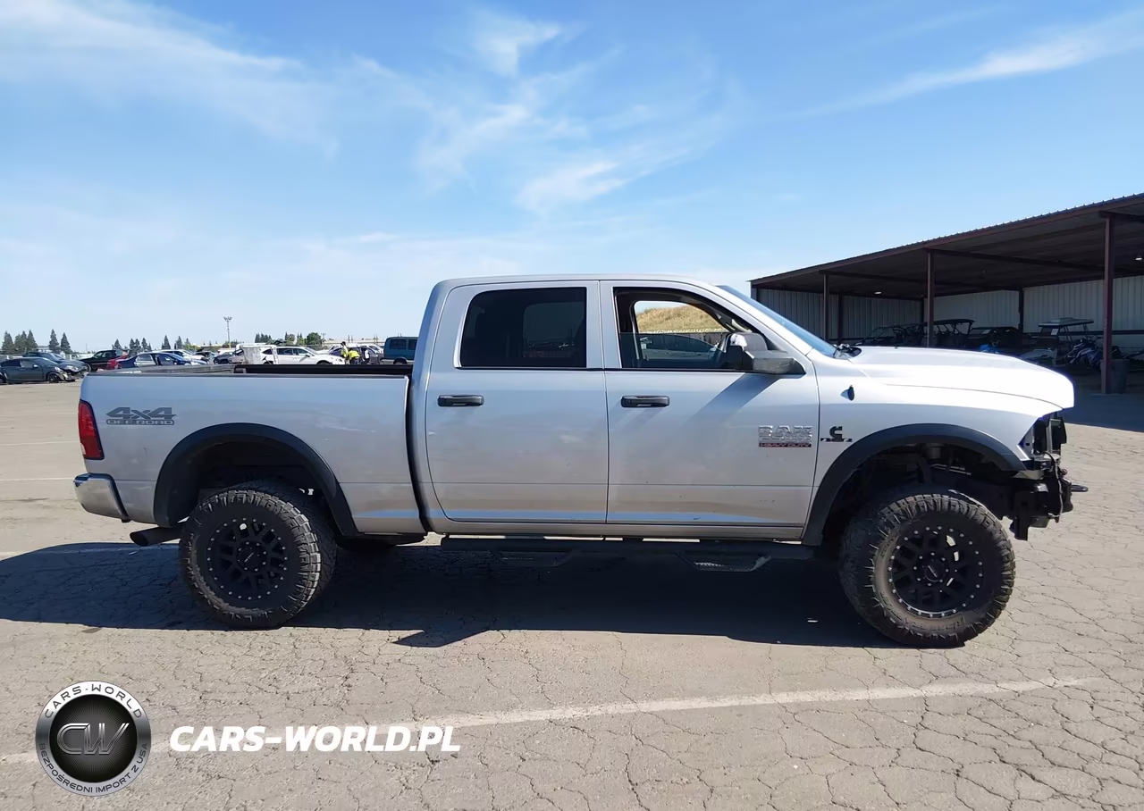 2017 Ram 2500 Tradesman 4X4 6'4 Box VIN:3C6UR5CL0HG720911 - 14