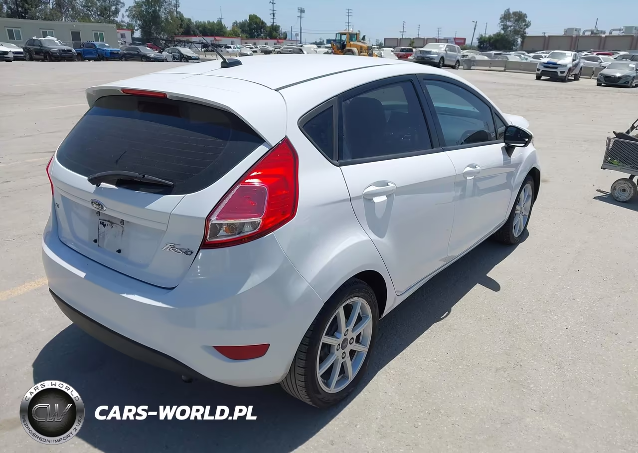 2015 Ford Fiesta Se VIN:3FADP4EJ5FM118224 - 4