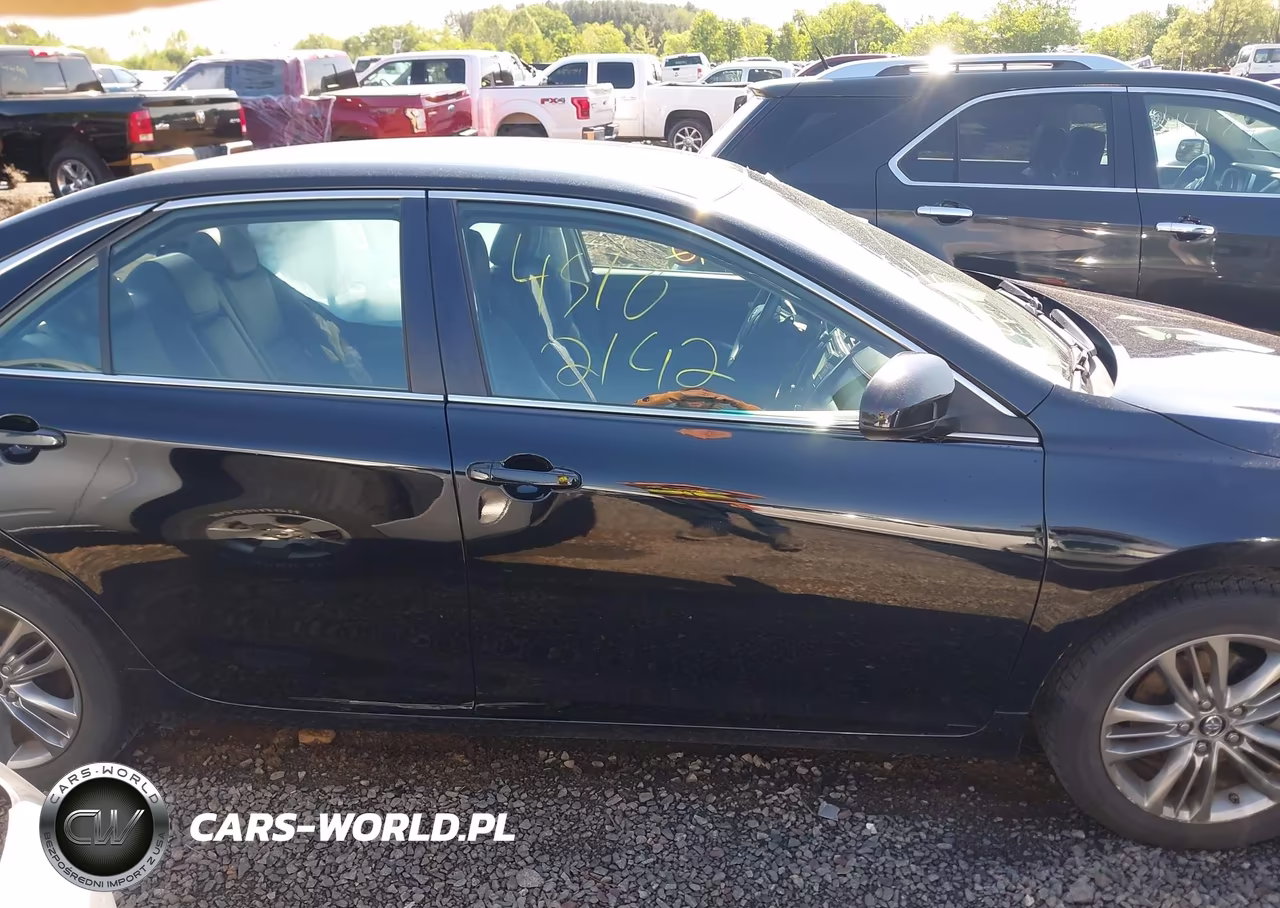 2015 Toyota Camry Se VIN:4T1BF1FK2FU930355 - 13