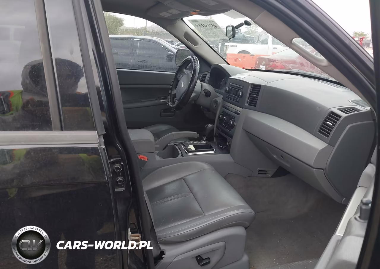 2007 Jeep Grand Cherokee Laredo VIN:1J8HR48P57C634584 - 5