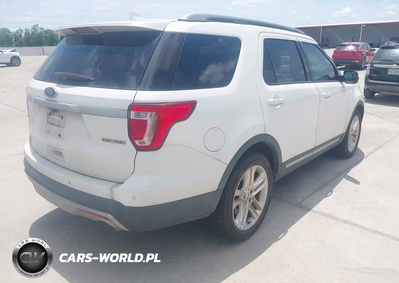 2016 Ford Explorer Xlt VIN:1FM5K7D86GGD25984 - 4