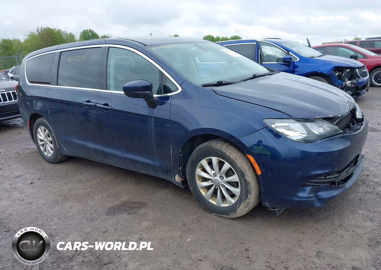 2017 Chrysler Pacifica Touring VIN:2C4RC1DG8HR610502 - 1