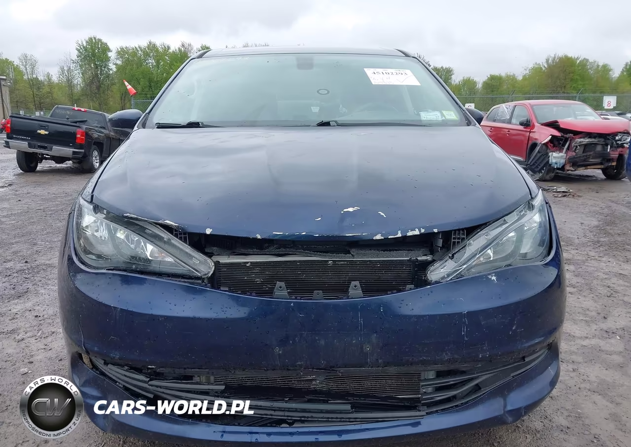 2017 Chrysler Pacifica Touring VIN:2C4RC1DG8HR610502 - 12